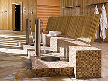 Sauna Sitzbereich mit Fußbad